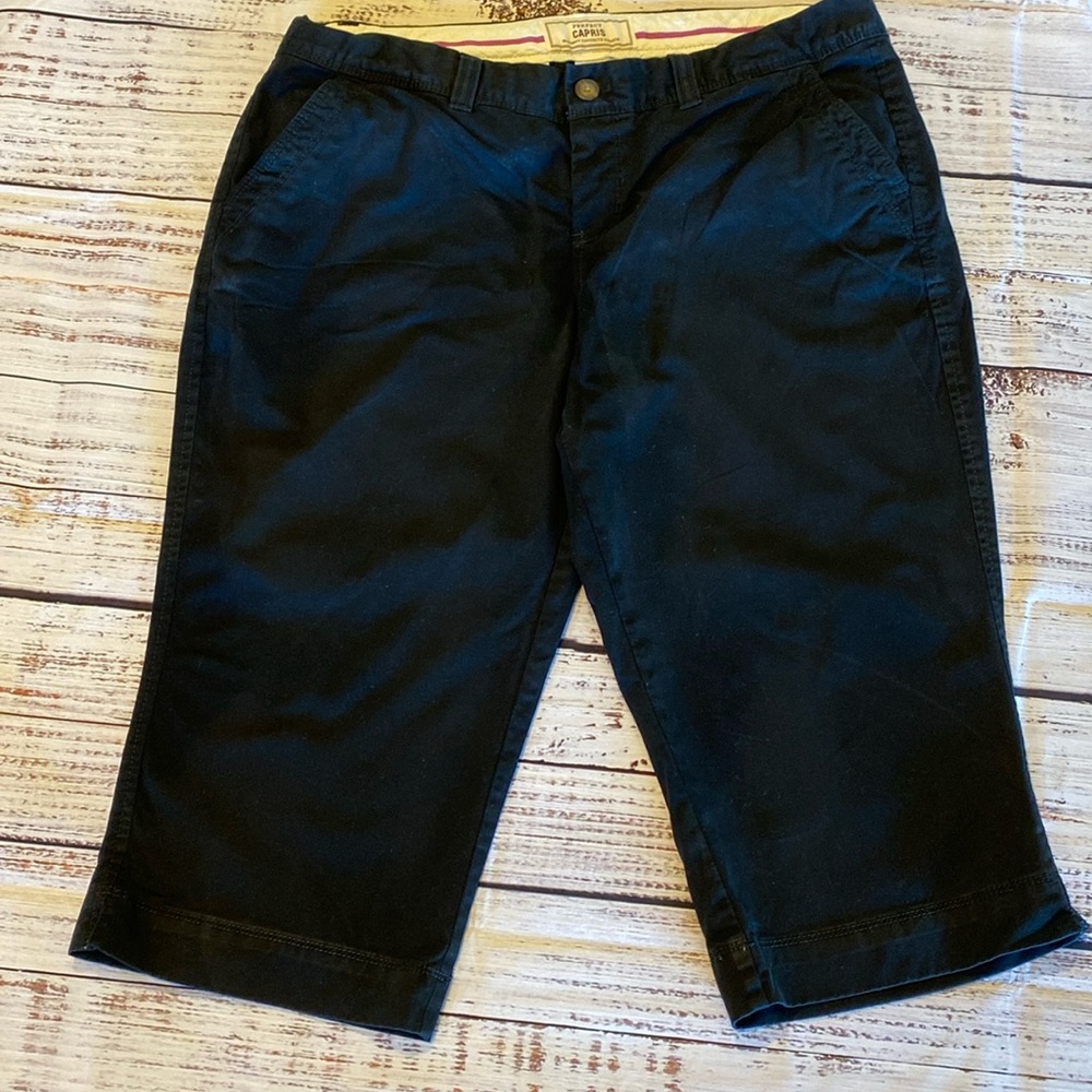 Old Navy black Perfect Capris size 12